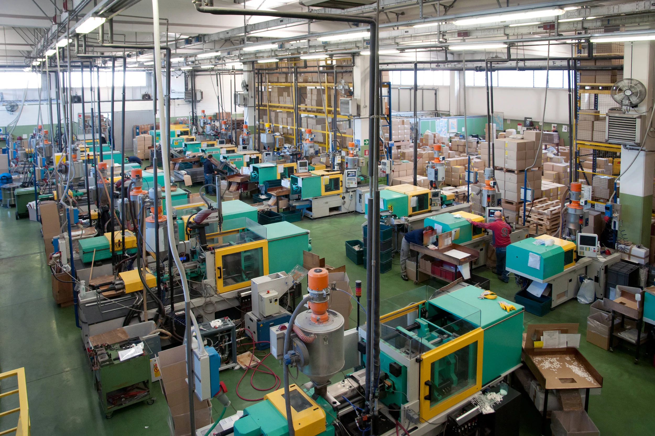 BrokerMFG injection molding factory floor